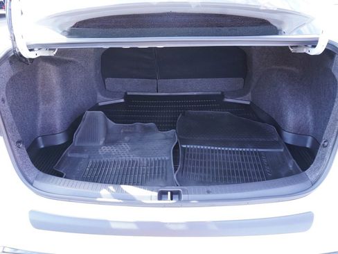 Used 2025 Toyota Corolla SE image 8