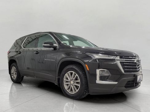 Used 2023 Chevrolet Traverse LT image 1