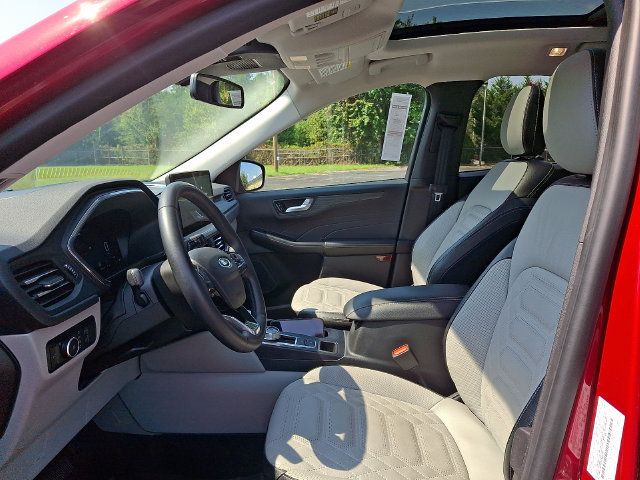 Used 2023 Ford Escape Platinum w/ Premium Technology Package AWD/4WD image 13