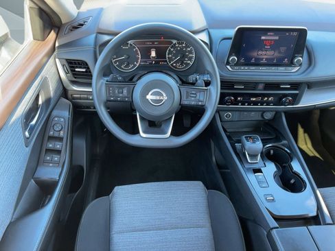 Used 2023 Nissan Rogue SV image 25
