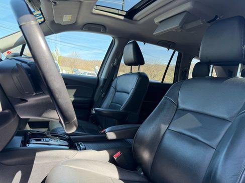 Used 2019 Honda Pilot Touring image 10