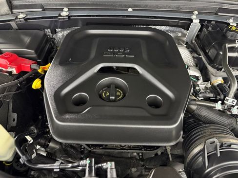 Used 2025 Jeep Wrangler Unlimited Rubicon 4xe w/ Safety Group AWD/4WD image 34