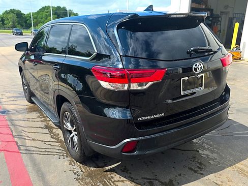 Used 2018 Toyota Highlander Plus image 2