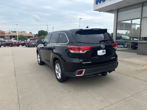Used 2017 Toyota Highlander Limited AWD/4WD image 7