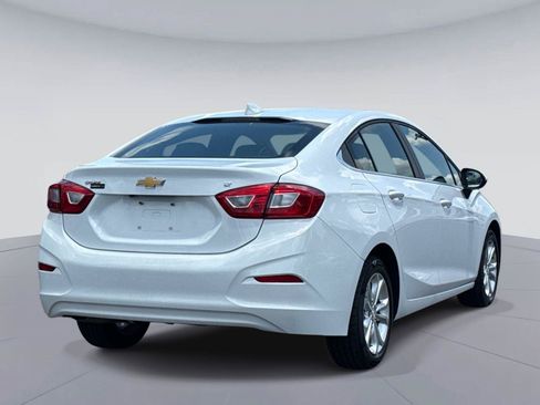 Used 2019 Chevrolet Cruze LT FWD image 3