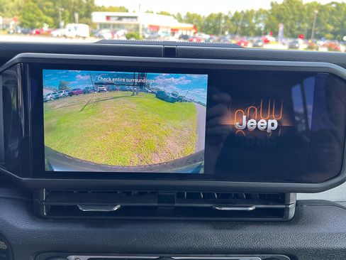 Used 2018 Jeep Wrangler Unlimited Sport S AWD/4WD image 20