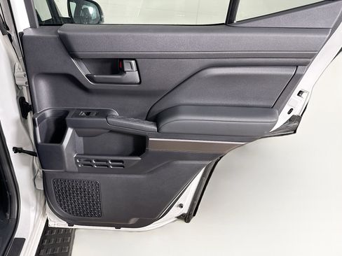 Used 2025 Toyota 4Runner TRD Off-Road image 29