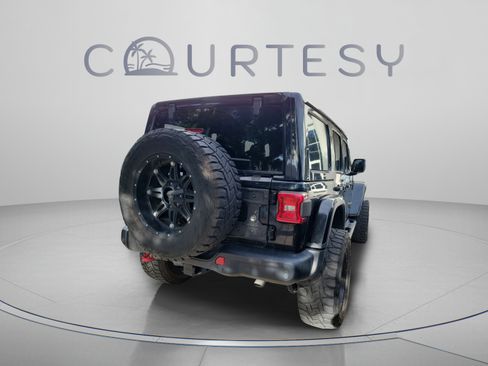Used 2019 Jeep Wrangler Unlimited Rubicon AWD/4WD image 3