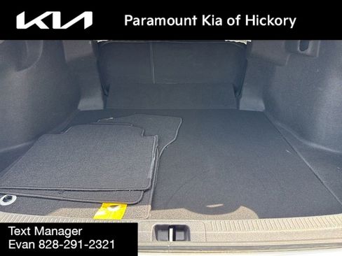 Used 2023 Toyota Camry SE AWD/4WD image 11