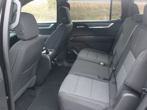 New 2025 GMC Acadia Elevation image 12