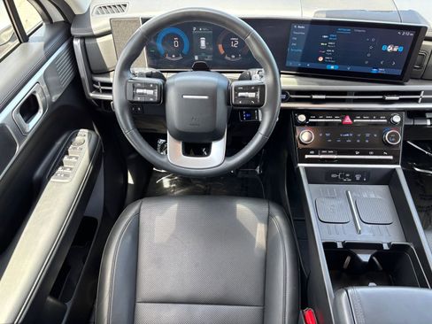 Used 2025 Hyundai Santa Fe SEL FWD image 12