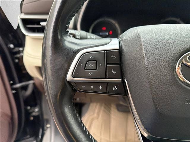 Used 2020 Toyota Highlander XLE AWD/4WD image 15