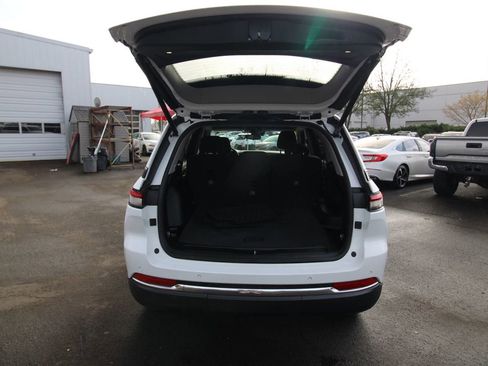 Used 2023 Jeep Grand Cherokee Laredo w/ Luxury Tech Group I AWD/4WD image 30