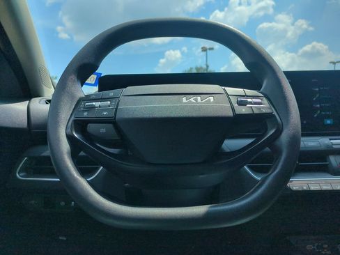 Used 2025 Kia K4 FWD image 22