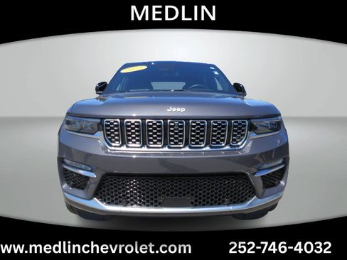 Used 2025 Jeep Grand Cherokee Summit AWD/4WD image 3