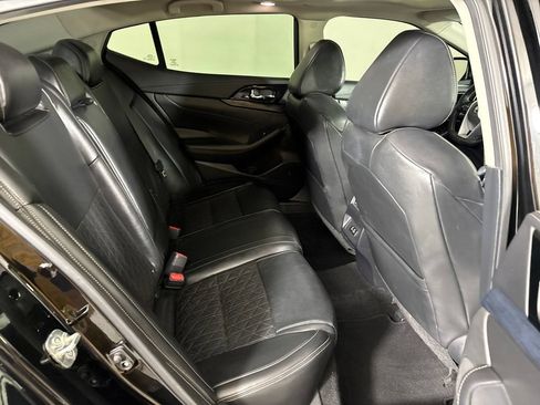 Used 2020 Nissan Maxima Platinum w/ Sport Mat Group FWD image 17