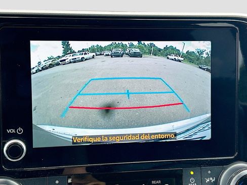Used 2024 Toyota Highlander XLE FWD image 33