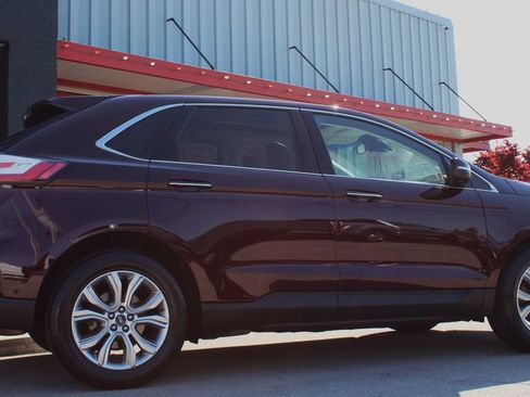 Used 2019 Ford Edge Titanium w/ Equipment Group 301A image 7