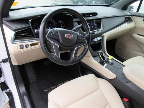 Used 2019 Cadillac XT5 Base image 14