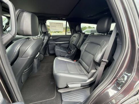 New 2026 Lincoln Navigator Reserve w/ Jet Appearance Package AWD/4WD image 23