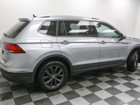 Used 2022 Volkswagen Tiguan SE image 9