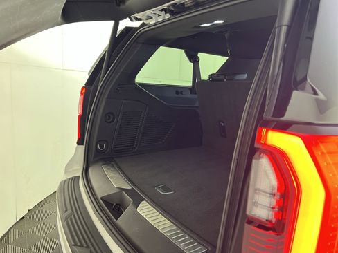Used 2025 GMC Yukon XL Denali image 27