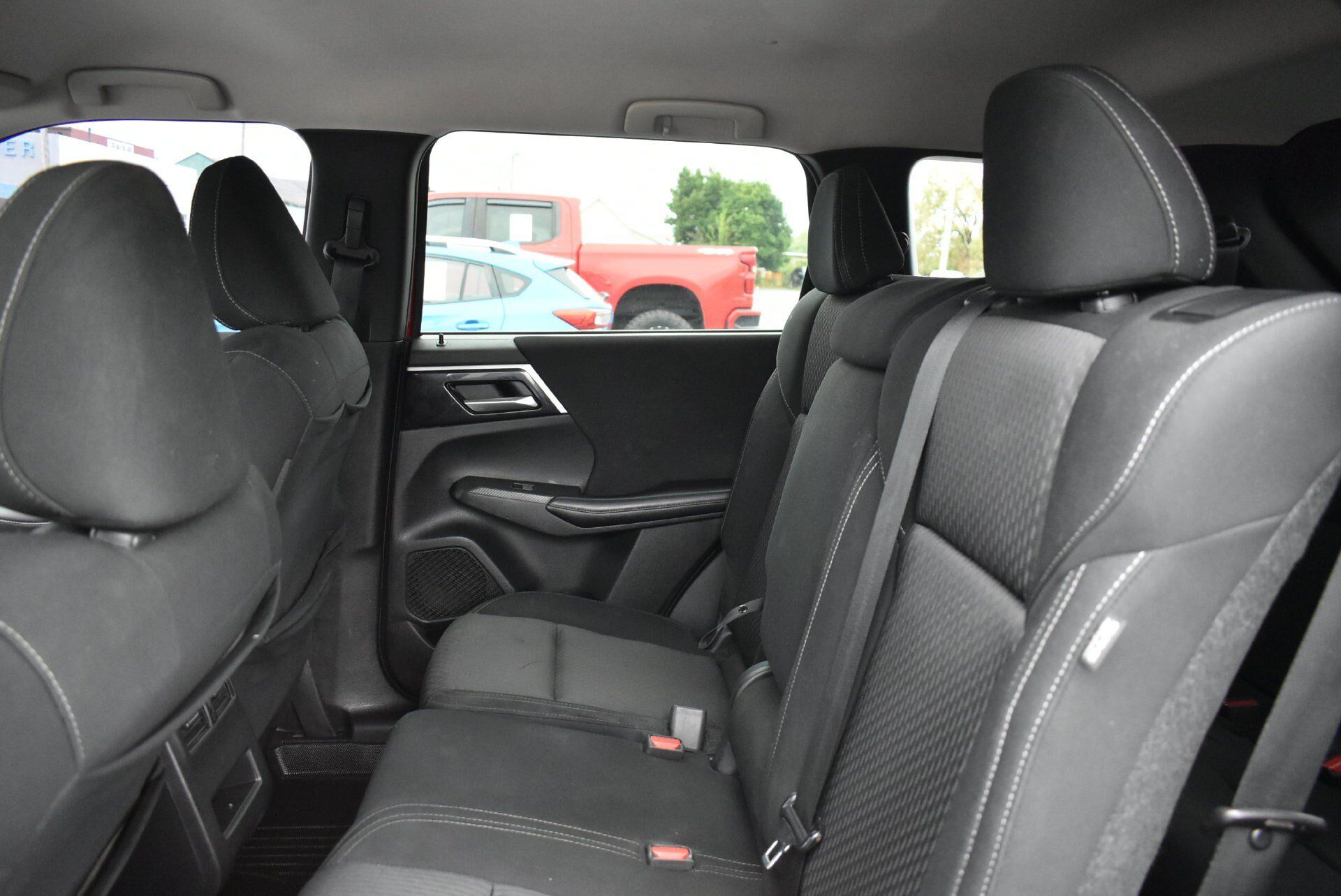 Used 2022 Mitsubishi Outlander ES AWD/4WD image 15