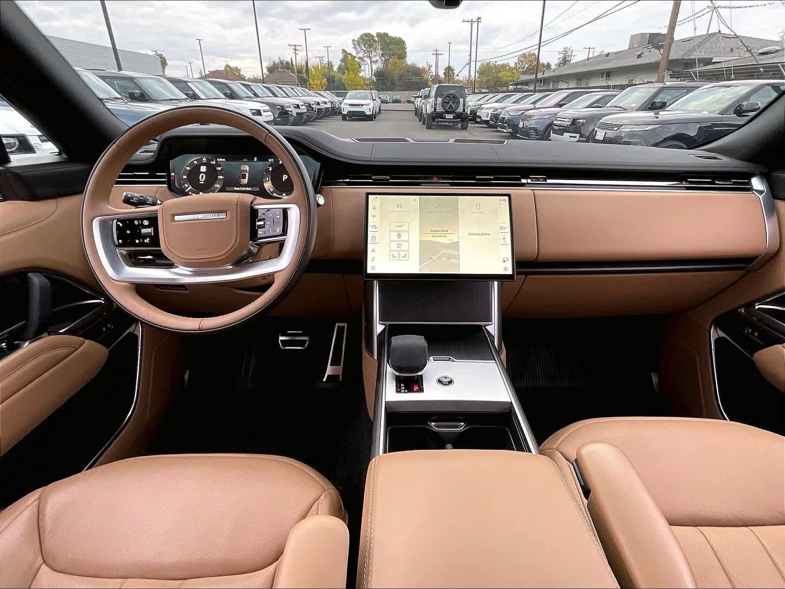 Used 2025 Land Rover Range Rover SE AWD/4WD image 18