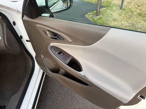 Used 2022 Chevrolet Malibu LT image 19