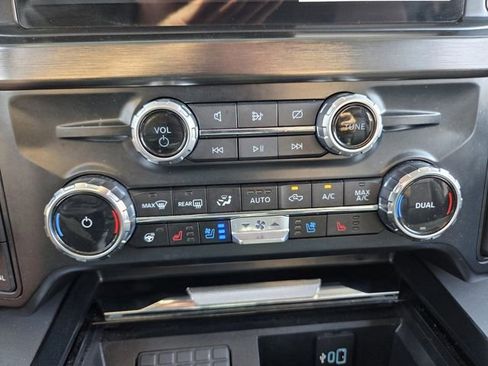 Used 2023 Ford F250 Lariat w/ Sport Appearance Package AWD/4WD image 28