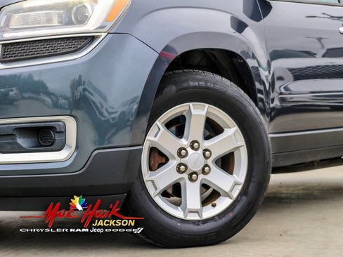 Used 2014 GMC Acadia SLE image 2