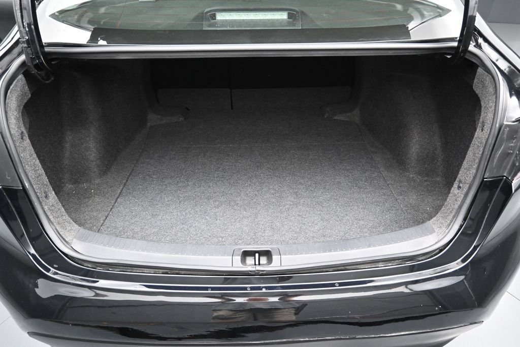 Used 2025 Toyota Corolla LE FWD image 27