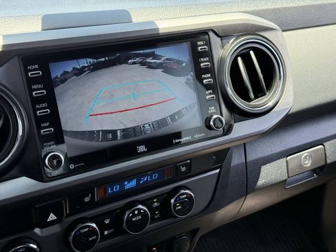 Used 2022 Toyota Tacoma TRD Off-Road w/ TRD Premium Off Road Package AWD/4WD image 23