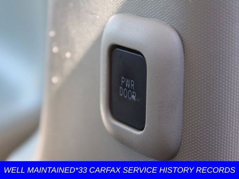 Used 2013 Toyota Sienna LE w/ Towing Pkg image 22