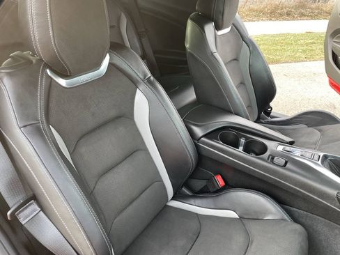 Used 2018 Chevrolet Camaro SS RWD image 43