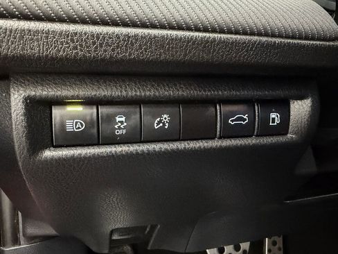 Used 2025 Toyota Camry SE FWD image 14