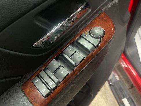 Used 2011 Chevrolet Avalanche LS AWD/4WD image 16