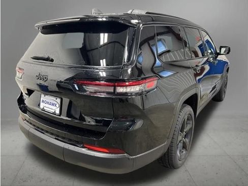 Used 2024 Jeep Grand Cherokee L Altitude AWD/4WD image 5