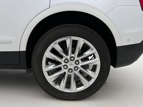 Used 2018 Cadillac XT5 Platinum w/ Driver Assist Package image 27