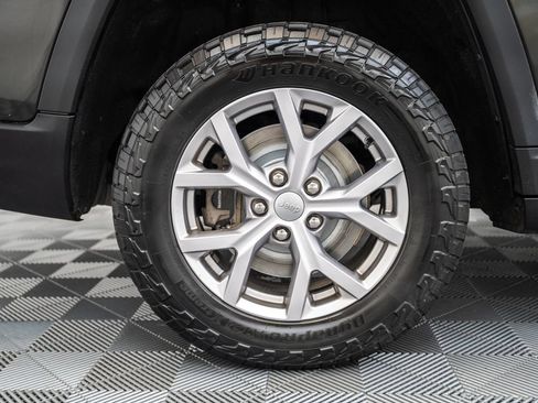 Used 2022 Jeep Grand Cherokee L Limited AWD/4WD image 16