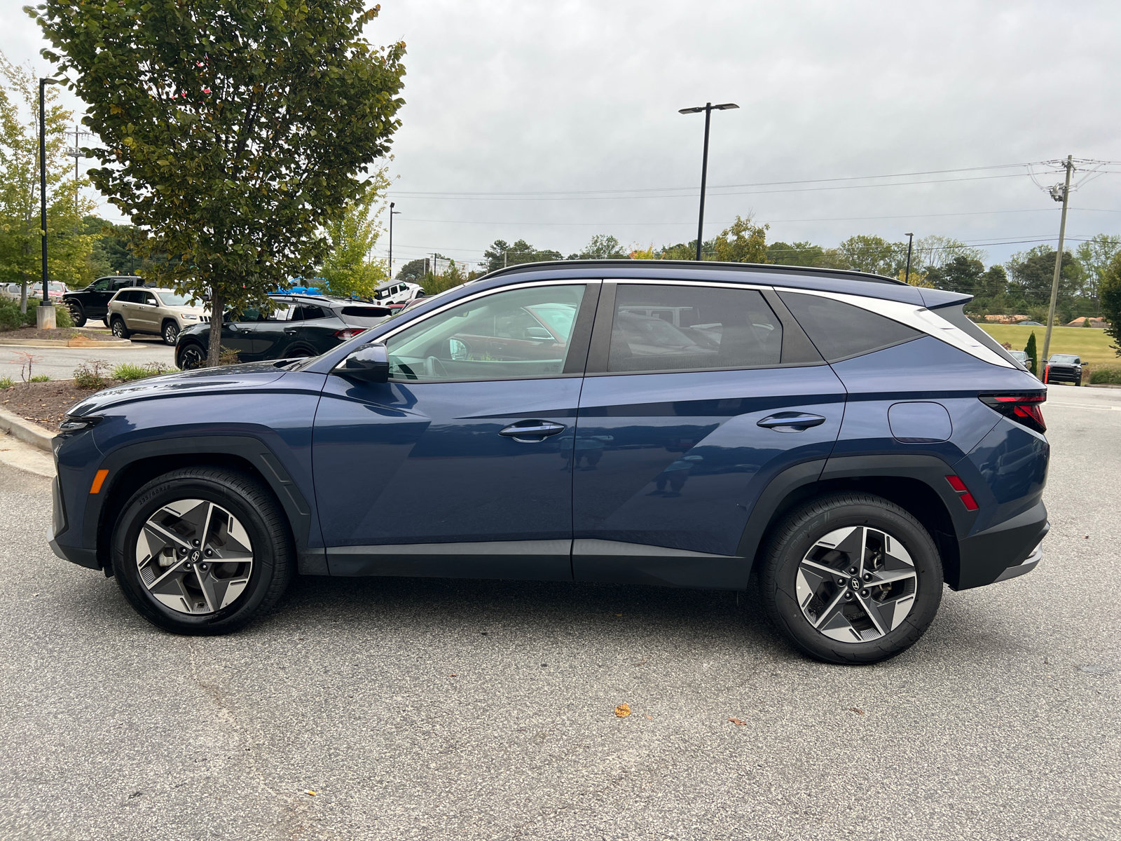 Used 2025 Hyundai Tucson SEL AWD/4WD image 11