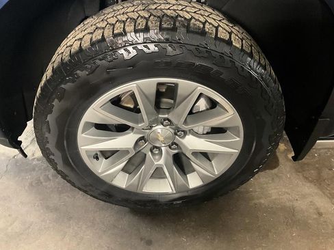 Used 2022 Chevrolet Silverado 1500 High Country w/ Z71 Off-Road Package AWD/4WD image 13