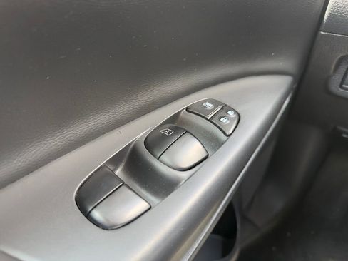 Used 2017 Nissan Sentra SR w/ SR Premium Technology Package FWD image 7