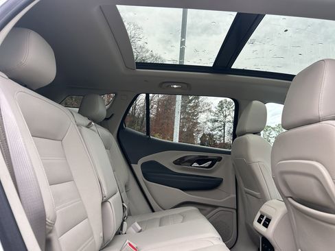 Used 2022 GMC Terrain Denali w/ Denali Premium Package image 12