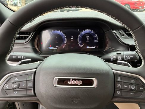 New 2026 Jeep Grand Cherokee Limited image 11