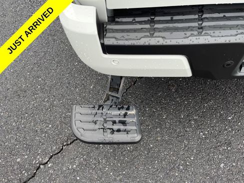 Used 2024 Nissan Frontier PRO-4X w/ Technology Package image 18