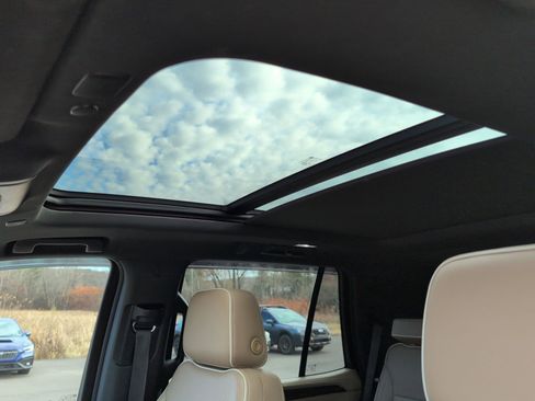 Used 2021 Chevrolet Tahoe Premier image 19