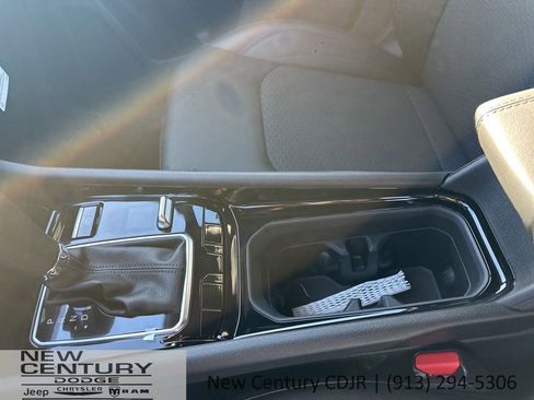 New 2026 Jeep Compass Latitude image 9