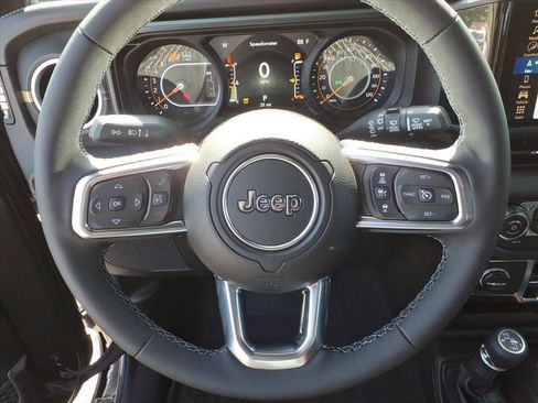 New 2026 Jeep Wrangler Unlimited Sahara AWD/4WD image 11