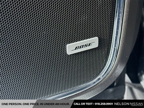 Used 2018 Chevrolet Suburban LT image 18